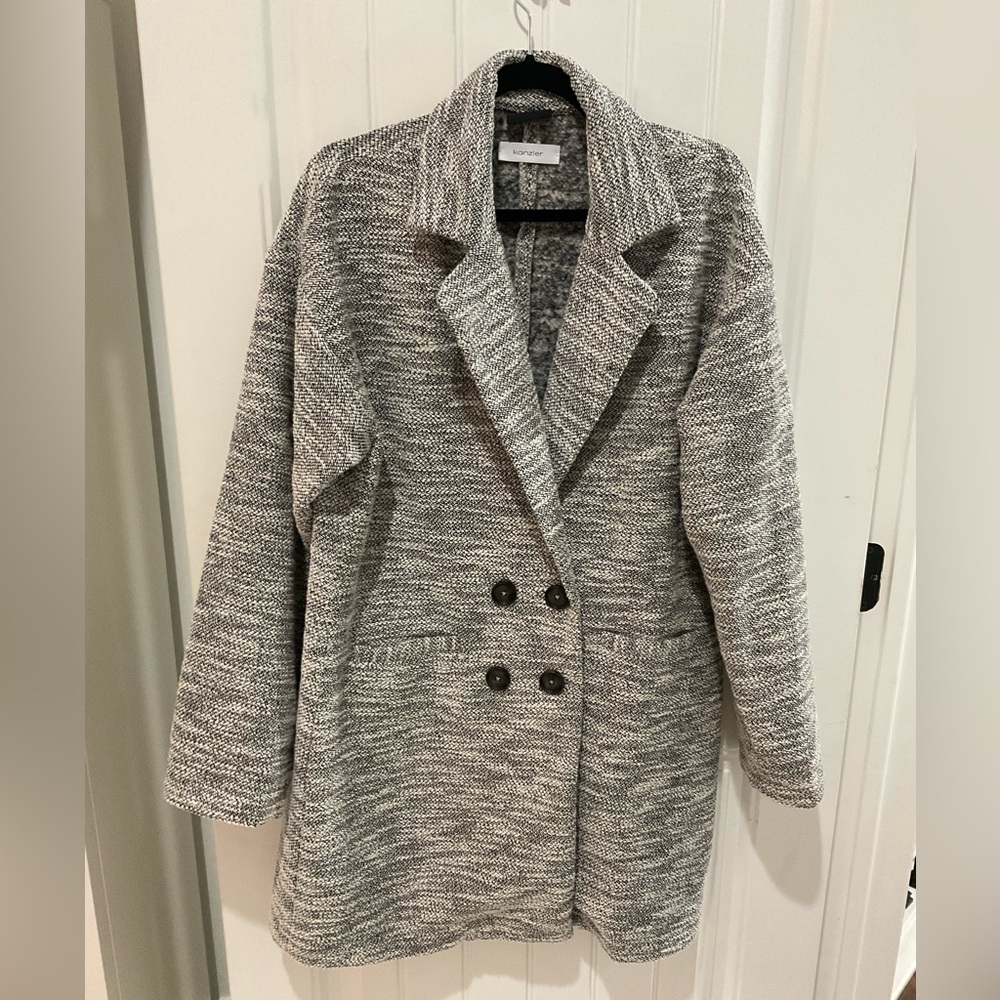 Women's Black and White Textured Long Blazer/Jacket - Picture 2 of 7